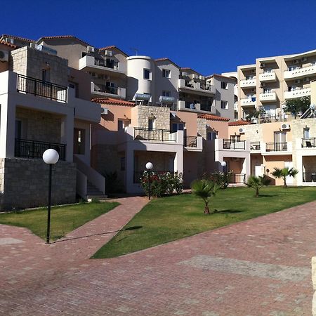 Orion Star Aparthotel Agia Marina  Exterior photo