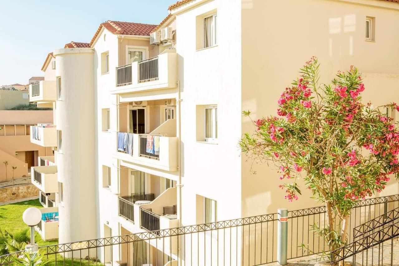 Orion Star Aparthotel Agia Marina  Exterior photo