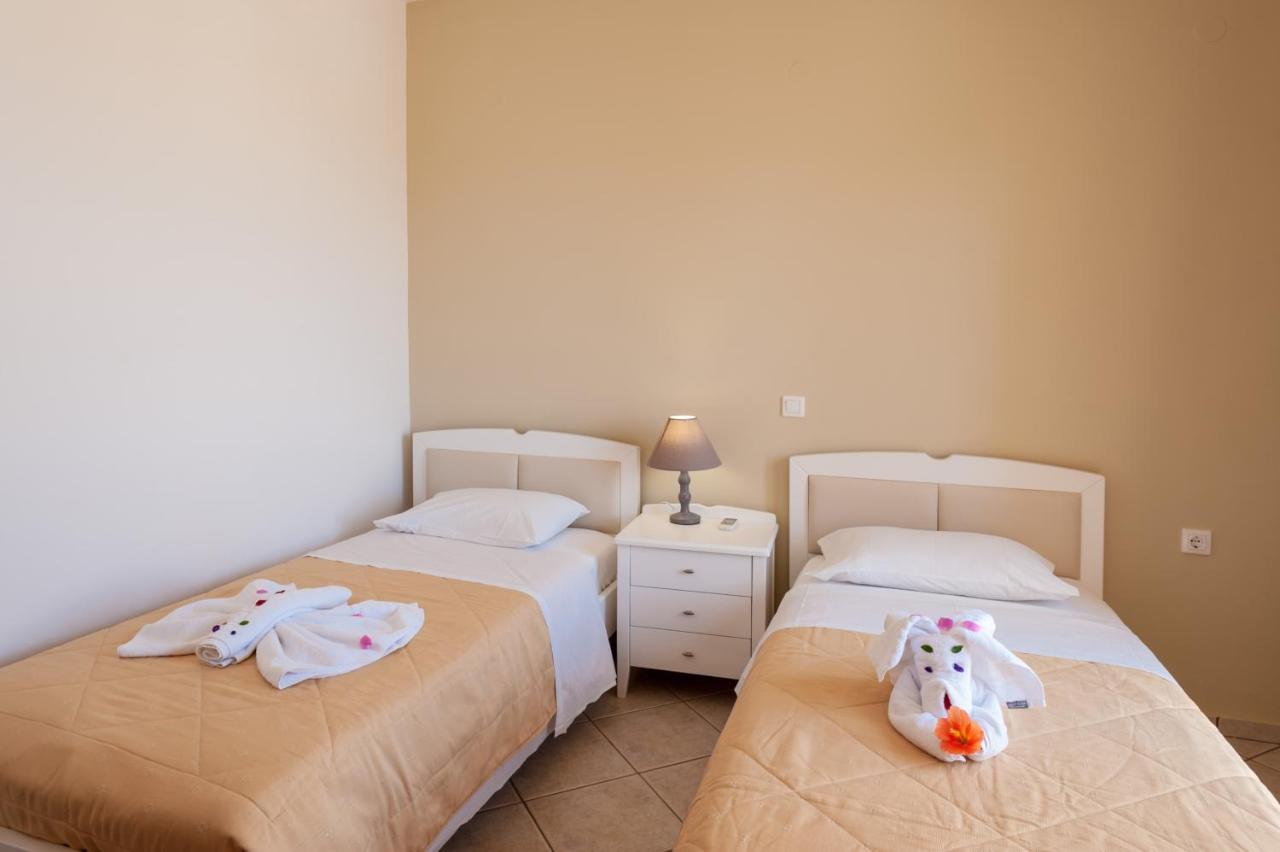Orion Star Aparthotel Agia Marina  Exterior photo