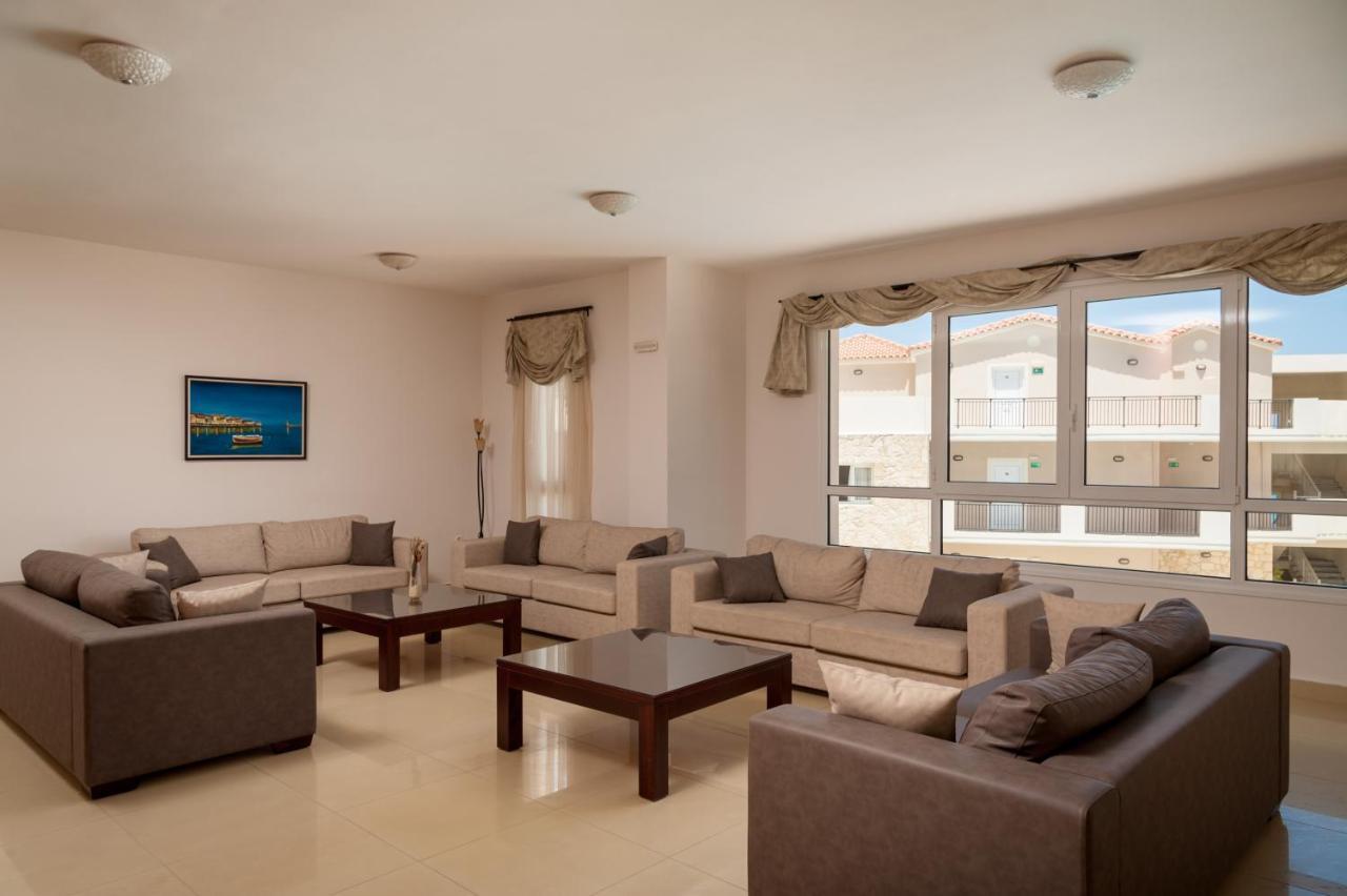 Orion Star Aparthotel Agia Marina  Exterior photo