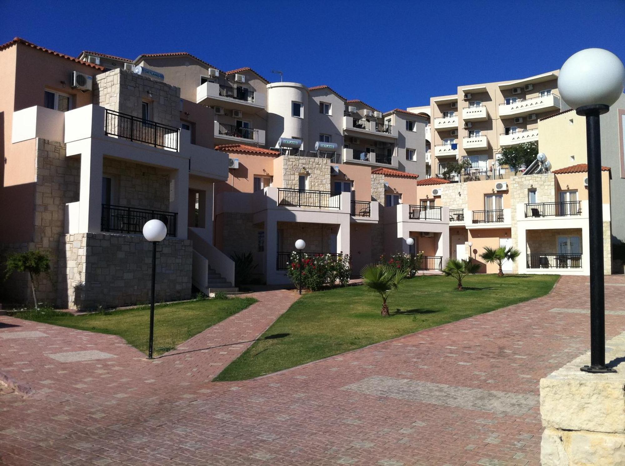 Orion Star Aparthotel Agia Marina  Exterior photo
