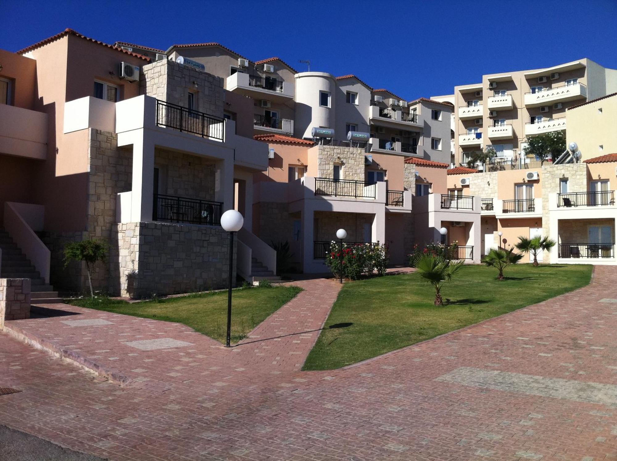 Orion Star Aparthotel Agia Marina  Exterior photo