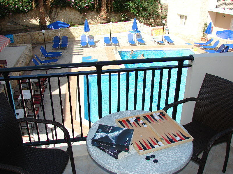Orion Star Aparthotel Agia Marina  Exterior photo