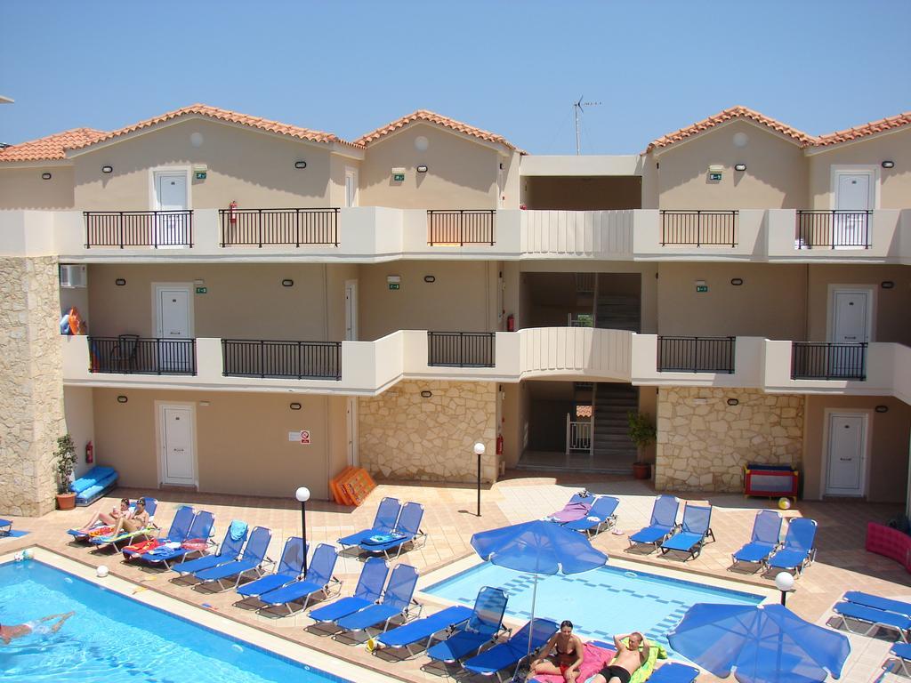 Orion Star Aparthotel Agia Marina  Exterior photo